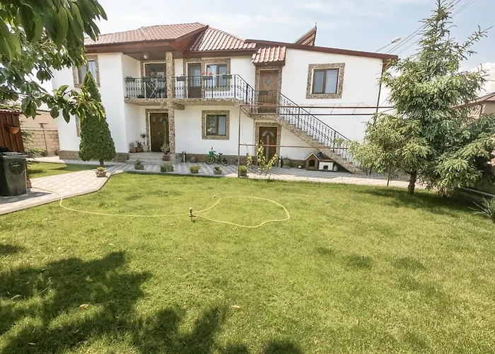 Lacramioara Din Гостевой дом